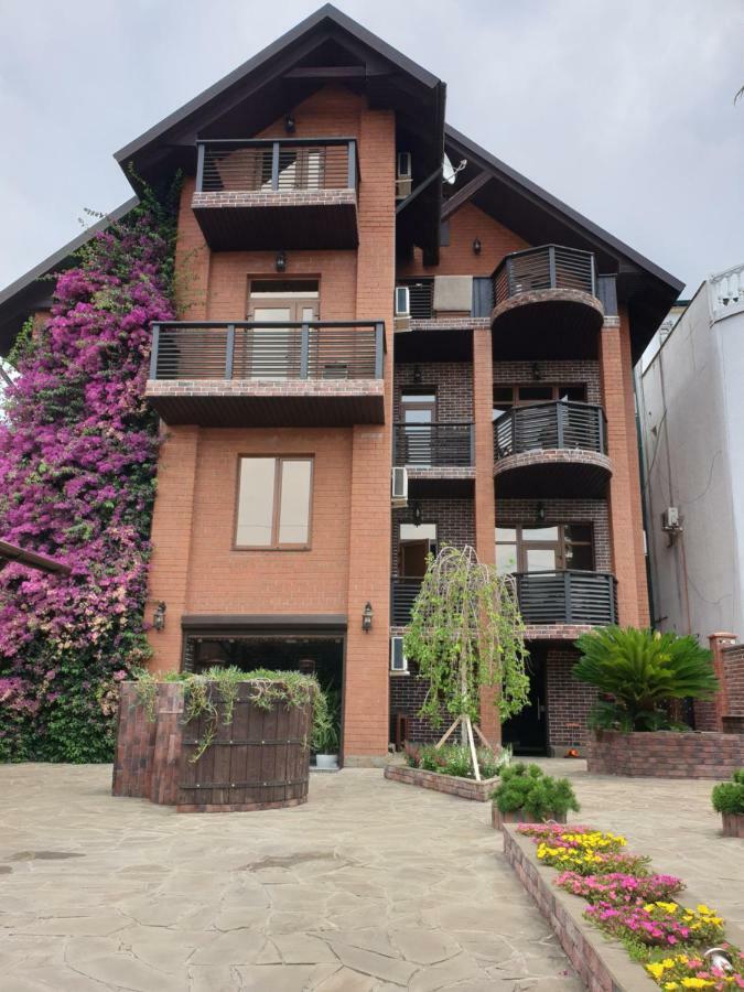 Guest House Belweder Гагра Экстерьер фото